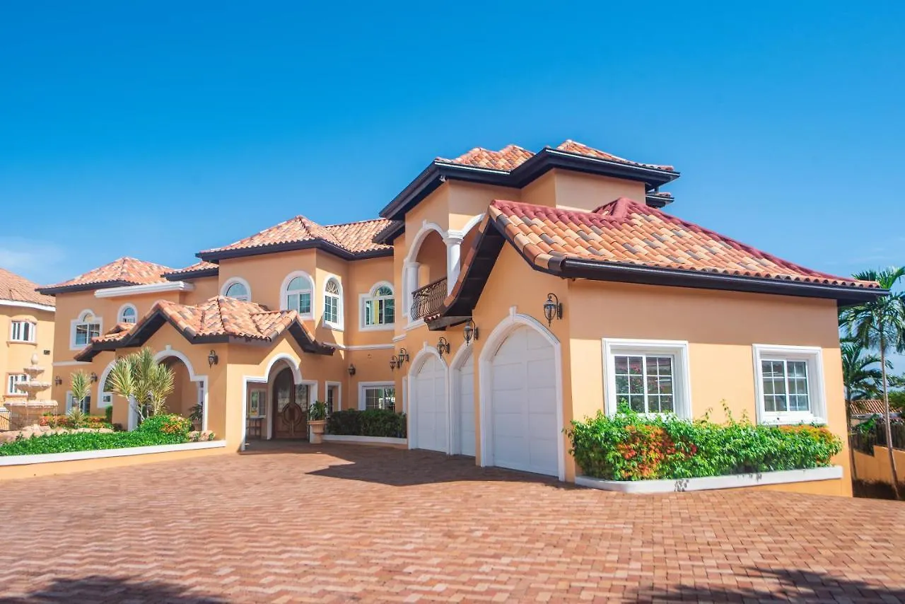 מונטגו ביי Villa Tianna